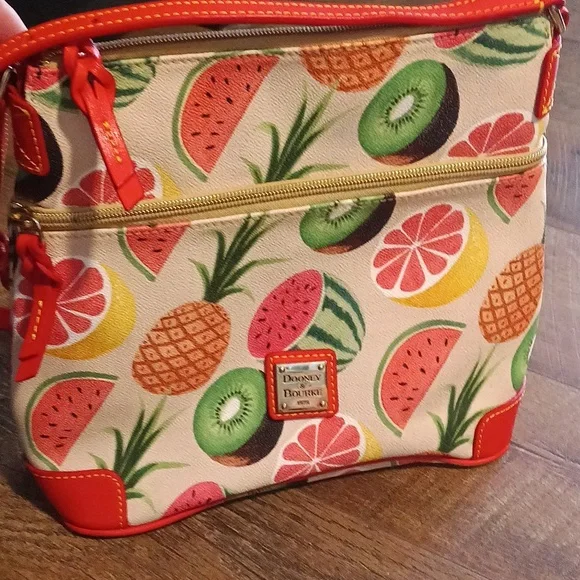 Dooney & Bourke Fruit print Bag πππ - Picture 1 of 14